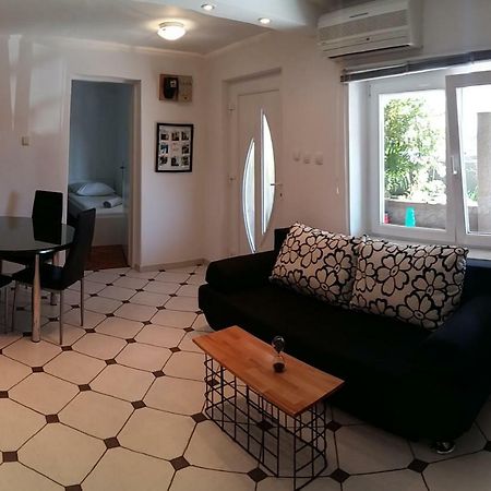 Apartment Melany Senj  Bagian luar foto